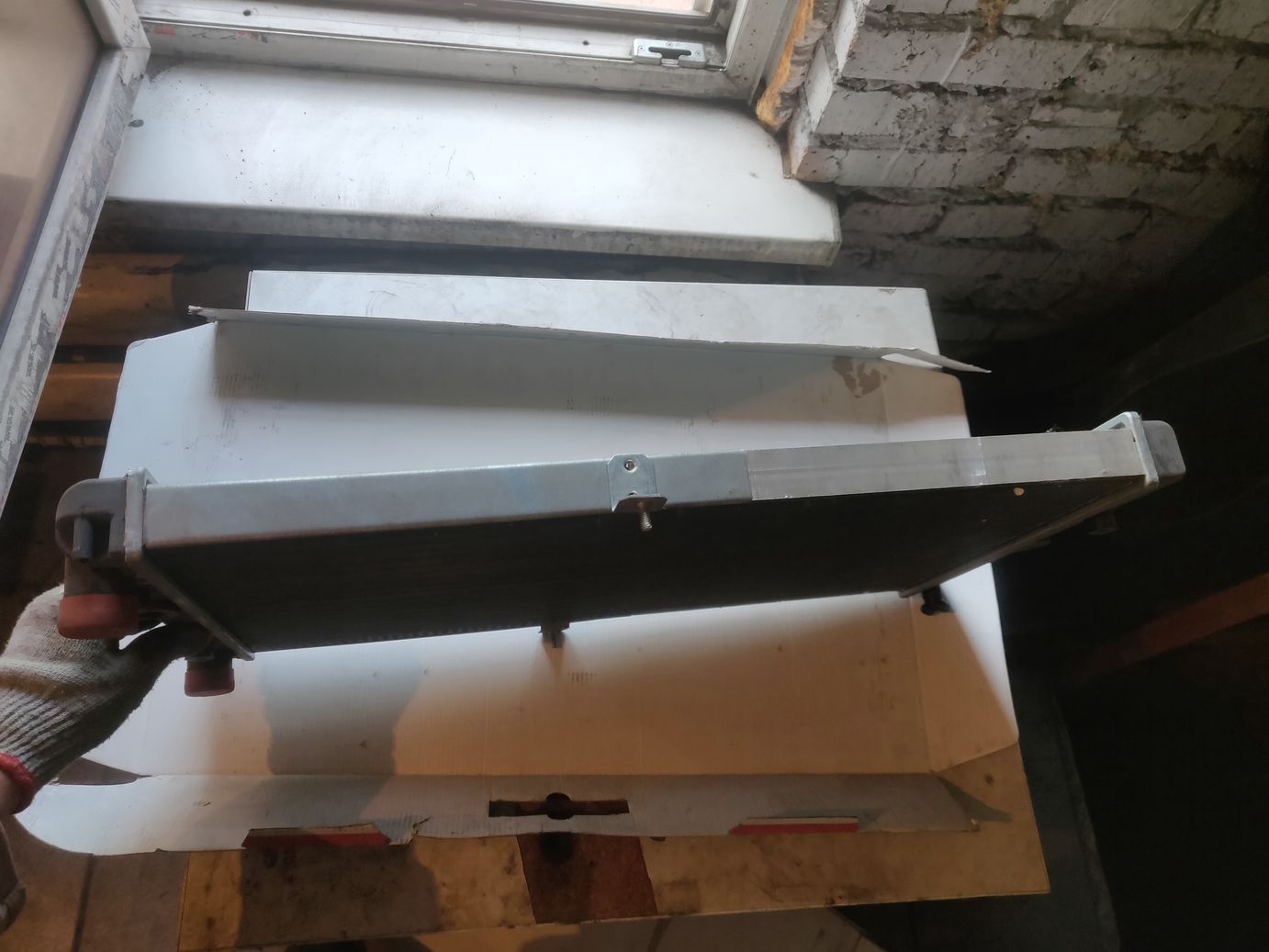 Радиатор охлаждения Fenox универсальный; алюм. ; отверстие под датчик t ваз 2110-2112