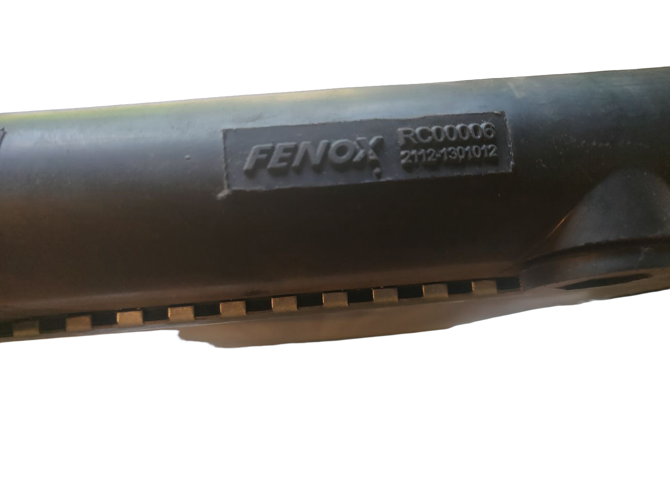 Радиатор охлаждения Fenox универсальный; алюм. ; отверстие под датчик t ваз 2110-2112