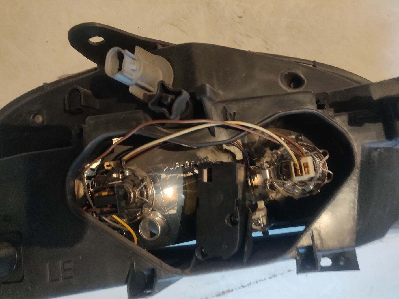 Блок-фара ваз 2123 ст/о бош левая Automotive Lighting