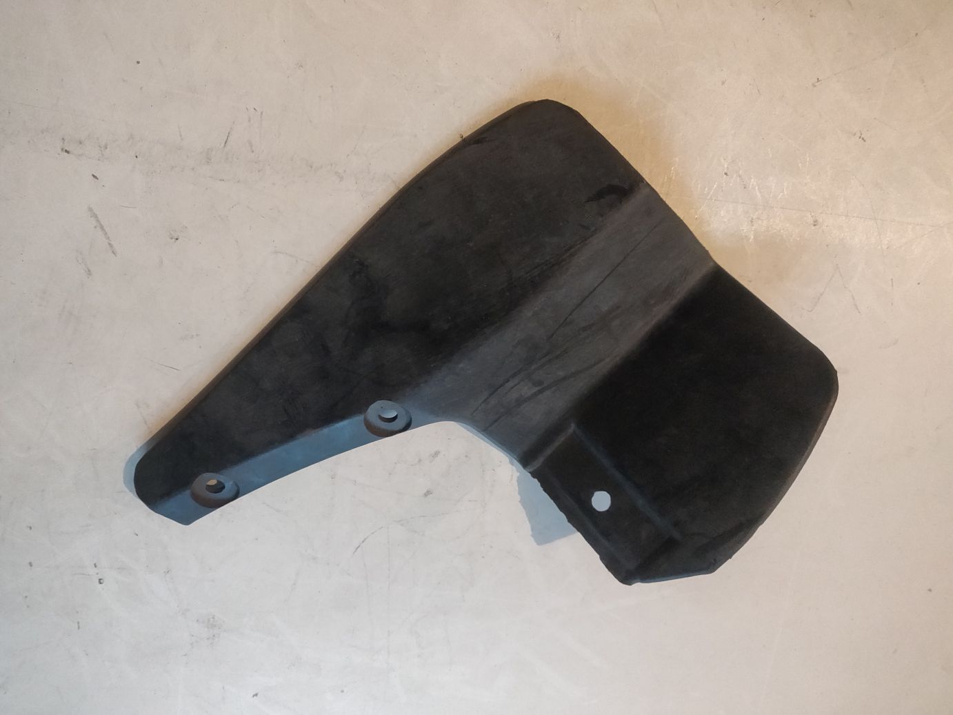 Брызговик передний левый на ВАЗ 2113, 2114, 2115