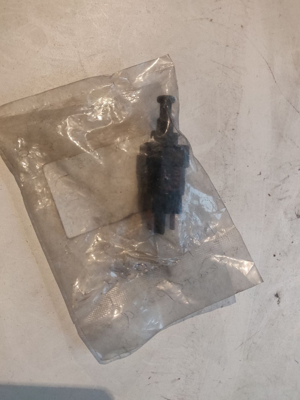 Выключатель сигнала торможения на Chevrolet Lanos