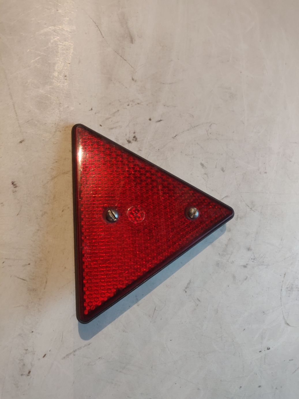 Катафот треугольный