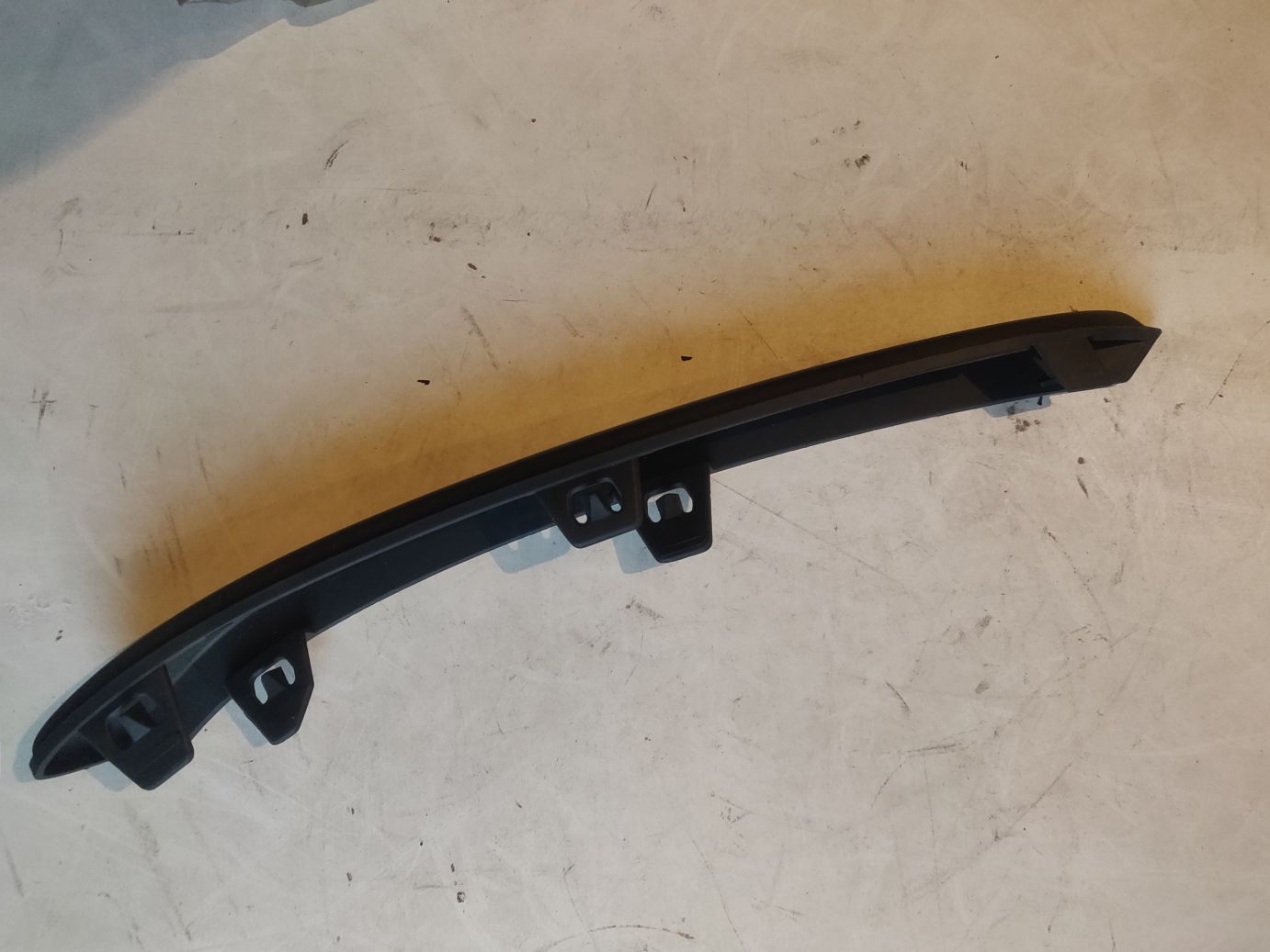 Молдинг переднего бампера левый GM на Opel Astra H