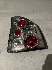 Фонарь задний хром правый на Opel Vectra С